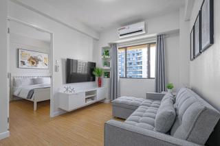 1 BR Central and Cozy Condo Prime Location in BGC - Manila - 9