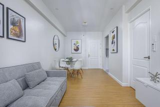 1 BR Central and Cozy Condo Prime Location in BGC - 1