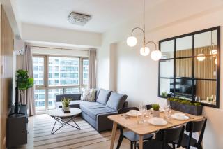 Scandi 1 BR Home Golf View BGC - Manila - 5