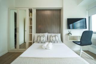 Scandi 1 BR Home Golf View BGC - Manila - 3