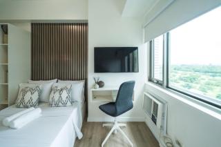 Scandi 1 BR Home Golf View BGC - Manila - 1