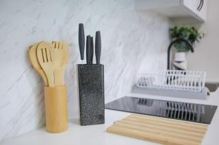 Julias Upscale Airy Getaway 1 BR Golf View - 5