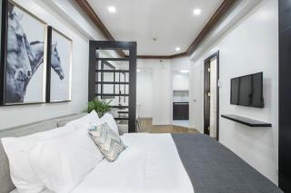 Julias Contemporary Apt Balcony and Golf View - Manila - 1