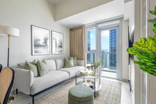 Stylish 2 BR Home with Bathtub and Balcony Uptown BGC - Manilla - 0