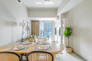 Stylish 2 BR Home with Bathtub and Balcony Uptown BGC - Manilla - 8