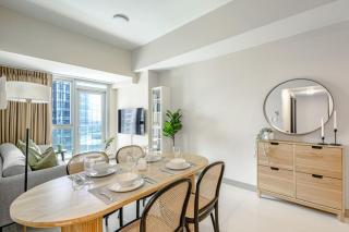 Stylish 2 BR Home with Bathtub and Balcony Uptown BGC - Manilla - 7