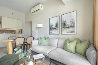 Stylish 2 BR Home with Bathtub and Balcony Uptown BGC - Manilla - 5