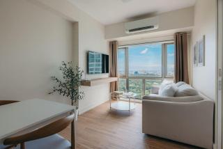 Modern Coastal Design 1 BR Condo Golf View BGC - Manila - 2