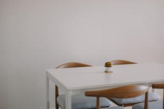 Modern Coastal Design 1 BR Condo Golf View BGC - 2