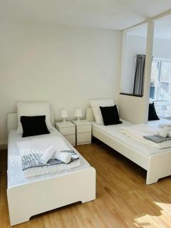 Spacious Apartment for 6 - Hamburg - 0