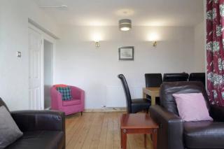 Edinburgh Family-Friendly Flat Walkable from Princess street - 6