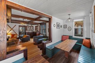 Mountain View Retreat in the heart of Banff - Massive House Sleeps 23 - Banff - 6