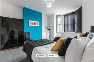 Spacious 4-Bedroom House in Wigan with Free WiFi & Parking - Long Stays Welcome - Leigh - 6