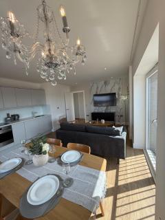 Luxury 2 Bedroom with Balcony - Fast Wi-Fi - Netflix 711C - Birmingham - 8
