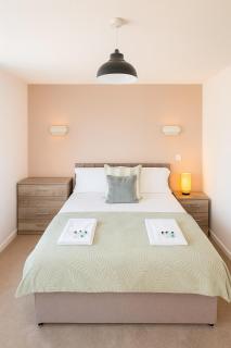 2-Bed Apartment in Bridgwater - Comfy & Central - 1