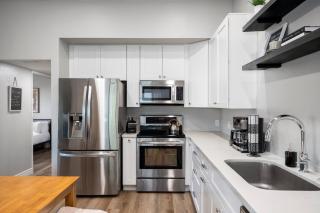 Old Town Southwest Style 2BR Condo with Pool and Hot Tub - 2