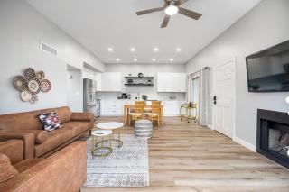 Old Town Southwest Style 2BR Condo with Pool and Hot Tub - Scottsdale - 6