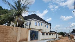 2025 Built 3BR Lavish Gated Apartment in Benin City's Etete GRA with WiFi, AC, Kitchen, Free Parking, 24hr Power and Security, Great for Business, Vacation or Family Travel! - Benin City - 9