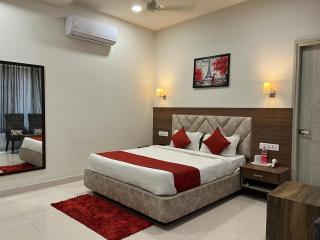 HOTEL ATHENS , a boutique hotel - Zirakpur - 9
