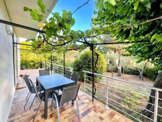 Appartement spacieux dans maison bourgeoise avec grande terrasse et jardin privatif ombragé, à 10 min à pied du centre-ville - Nyons - 0