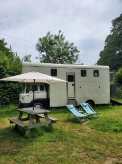 Monroe Horsebox Glamping - Porthleven - 0