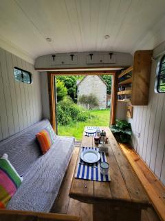 Monroe Horsebox Glamping - Porthleven - 6
