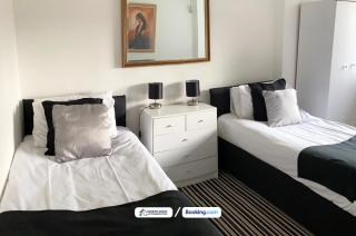 3-Bedroom House in Warrington with Free Parking Ideal for Contractors and Family Stays - Warrington - 6