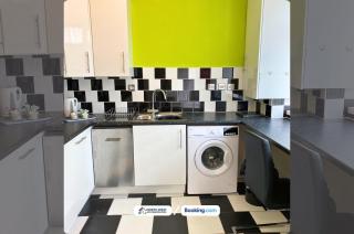 3-Bedroom House in Warrington with Free Parking Ideal for Contractors and Family Stays - 4