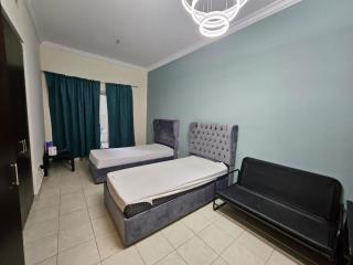 Budget Spacious Room Heart of marina - 2