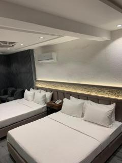 Renaissance Hotels - 6