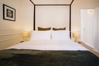 -New- Chic Chiado apartment, elevator buiding, steps to everything - 4