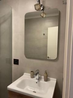 Modern Skyline Studios- Elegant Stay in New Bazaar - Tirana - 6