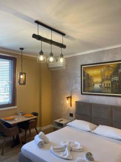 Modern Skyline Studios- Elegant Stay in New Bazaar - Tirana - 9