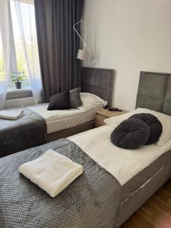 Family & Business Elegant Apartments KCK ul Astronautów Centrum Downtown - 3 Bedroom, Bath with Hydromassage, Parking - Kielce - 8