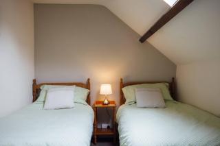 Country Dual Cottage Stay Comfortably Sleeps 6 - Spittal - 2