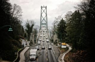 Stunning Skyline Views in a Cozy and Stylish Abode - Vancouver - 3