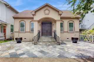 Sandcastle Retreat - Galveston - 9