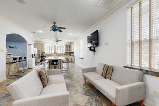 Sandcastle Retreat - Galveston - 4