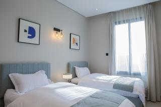 Stylish 3BR Apartment Perfect for Families - Riad - 3