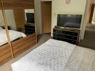 Spacious 7 Bedroom 5 Bathroom Mansion with Parking - Cardiff - 5