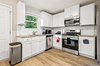 Elegant Escape Near Six Flags with WiFi, AC - Austell - 9