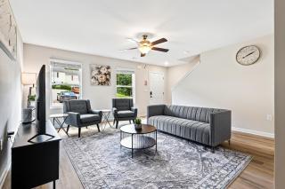 Elegant Escape Near Six Flags with WiFi, AC - Austell - 8