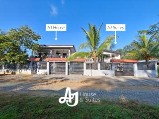 AJ House & Suites - Uvita - 0