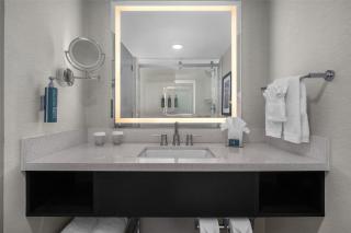 DoubleTree by Hilton Phoenix Midtown - 4
