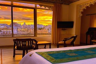 THAMLA HAVELI - Heritage Lake View Hotel - Udaipur - 0