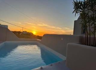 Signature Santorini Villa 2 Bedroom Villa Private Jetted Pool Beautiful Sunset Views Finikia - Oia - 0