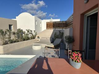 Signature Santorini Villa 2 Bedroom Villa Private Jetted Pool Beautiful Sunset Views Finikia - Oia - 4