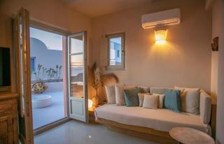 Signature Santorini Villa 2 Bedroom Villa Private Jetted Pool Beautiful Sunset Views Finikia - Oia - 3