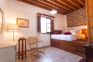 Villa Thalassa Suites 3 Modern Comfort Traditional Greek Charm Private Courtyards Steps From Lindos Square Beach - Lindos - 8