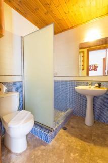 Villa Thalassa Suites 3 Modern Comfort Traditional Greek Charm Private Courtyards Steps From Lindos Square Beach - Lindos - 5